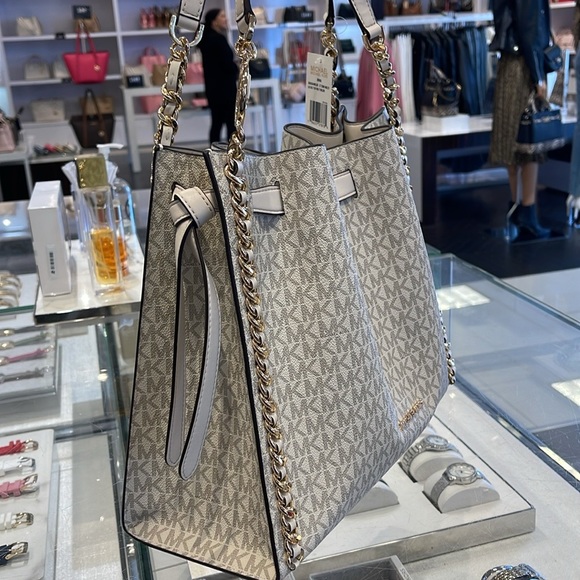 Michael Kors Mina Large Logo Shoulder Tote Bag Light Cream NWT - Picture 13 of 16